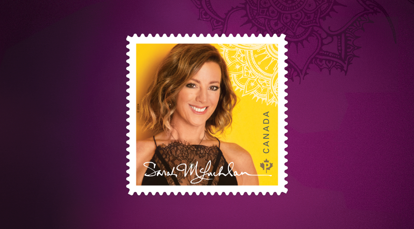 Le timbre sur Sarah McLachlan présente une photo de la chanteuse devant un arrière-plan jaune avec une version stylisée de sa signature en avant-plan.