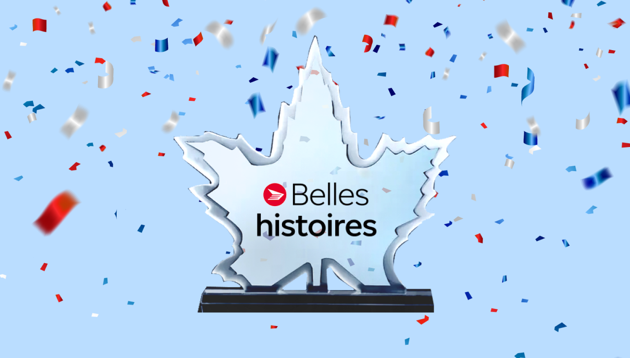 Un trophée en forme de feuille d’érable sur lequel est inscrit « Les belles histoires ».